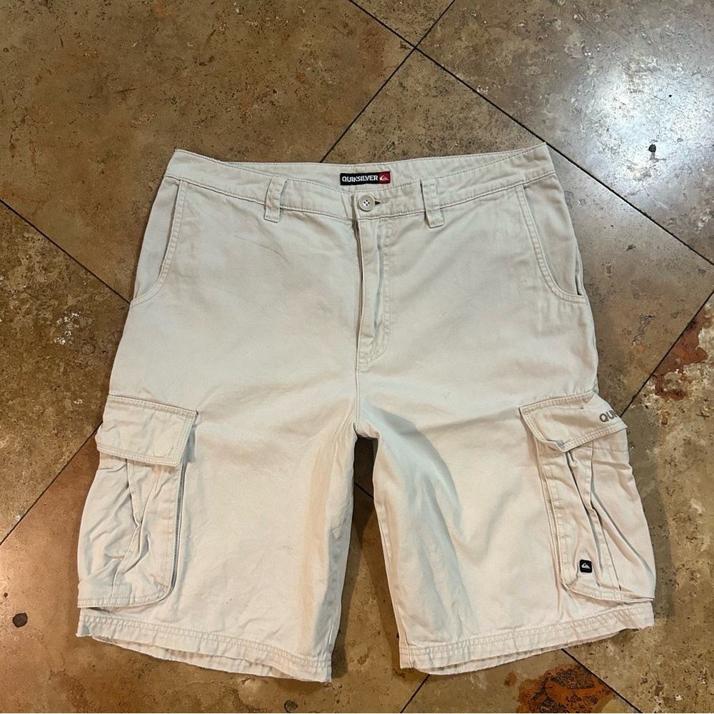 Men’s Quick Silver Cargo Tan Shorts Size 34